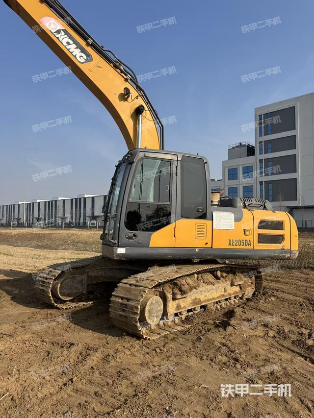 驾驶室整体（整机外观）