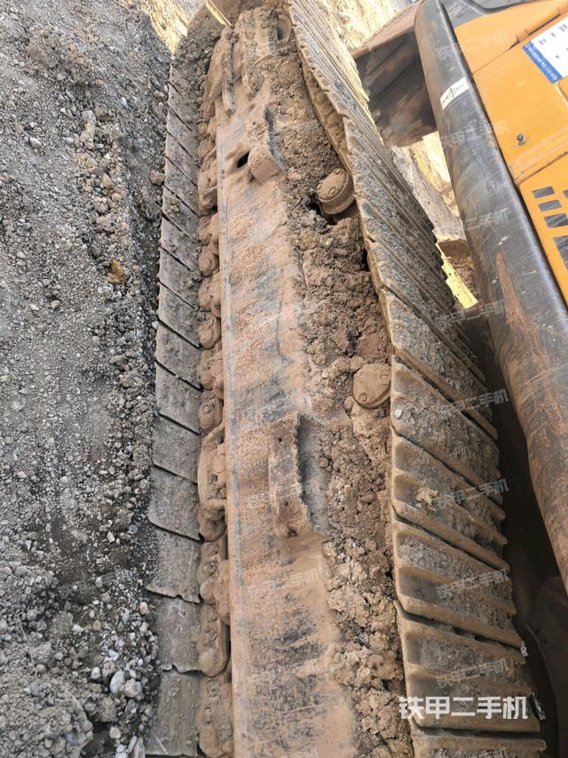 右驅(qū)動(dòng)輪（行走機(jī)構(gòu)）