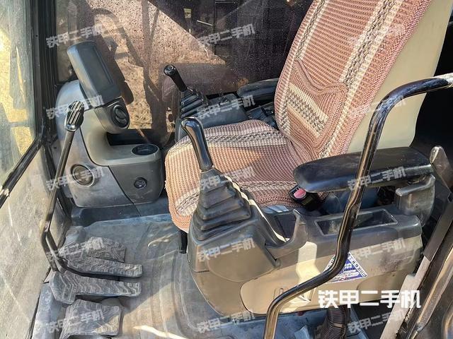 駕駛室整體（整機(jī)外觀）