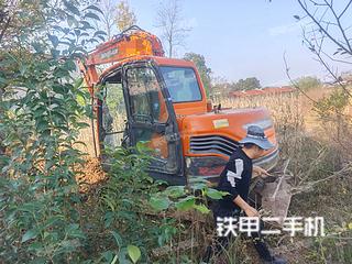 斗山DX80挖掘机实拍图片