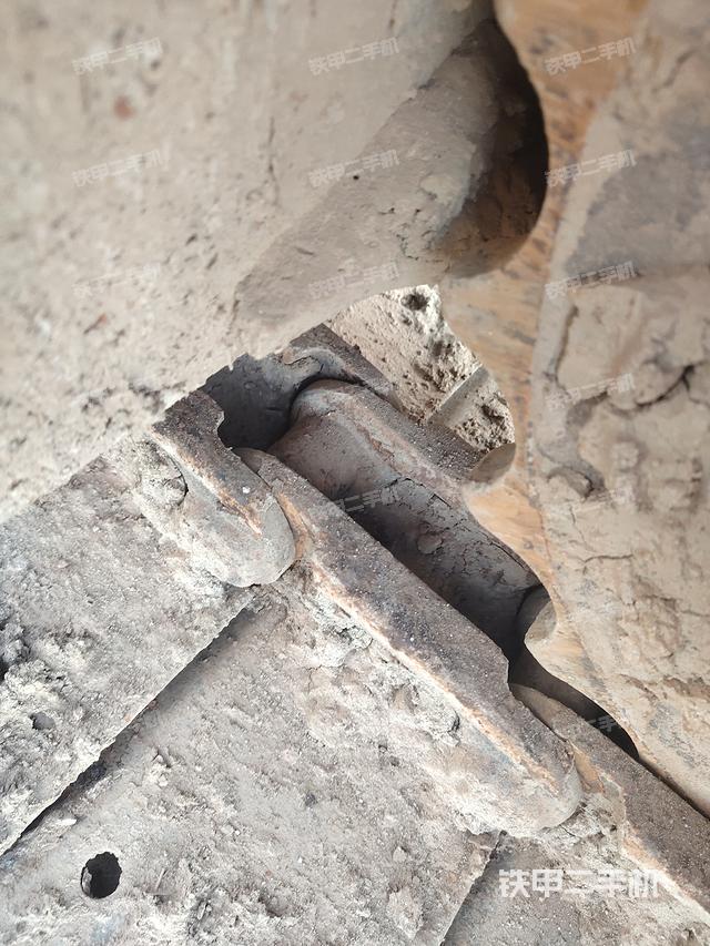 單側(cè)履帶整體（整機(jī)外觀）