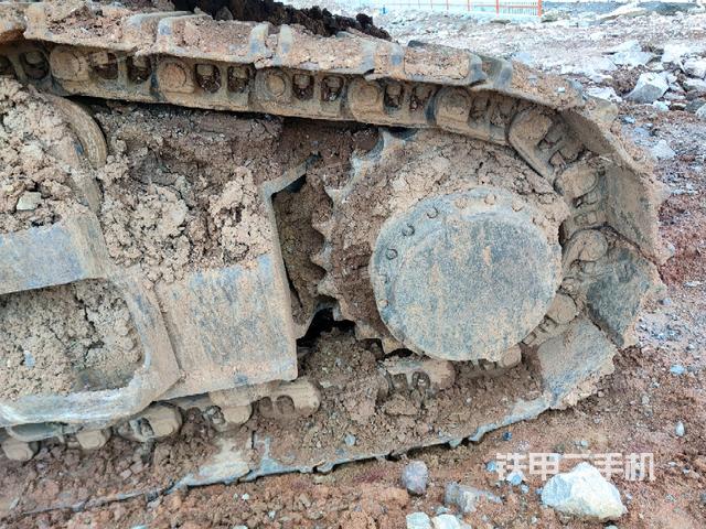 左驅(qū)動(dòng)輪（行走機(jī)構(gòu)）