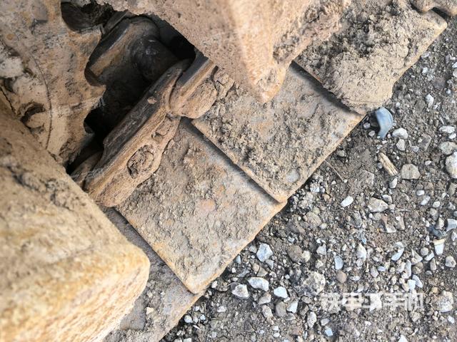 左側(cè)行走馬達(dá)蓋板（行走機(jī)構(gòu)）