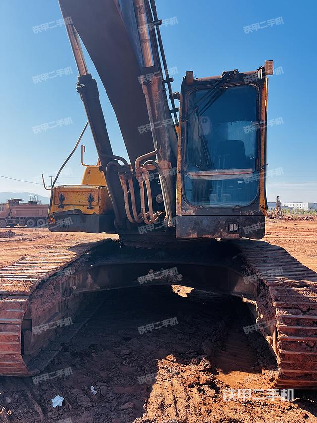 驾驶室整体（整机外观）