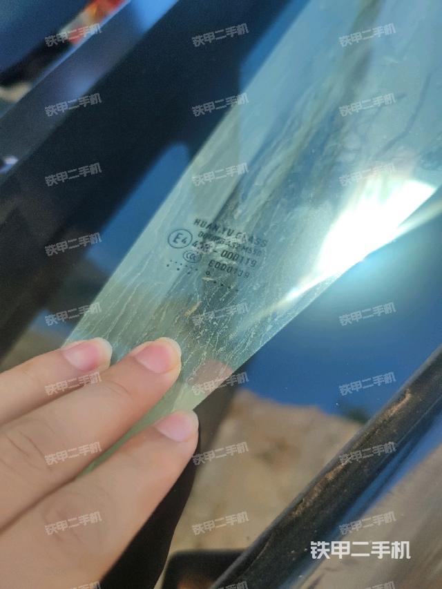 后窗玻璃角標(biāo)（駕駛室部分）