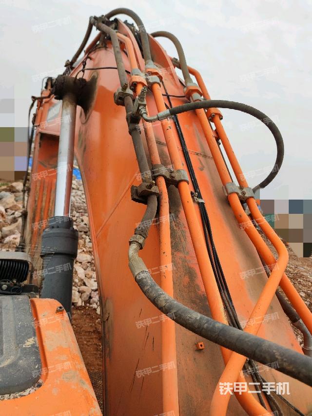 大臂背部俯視（工作和回轉(zhuǎn)裝置）