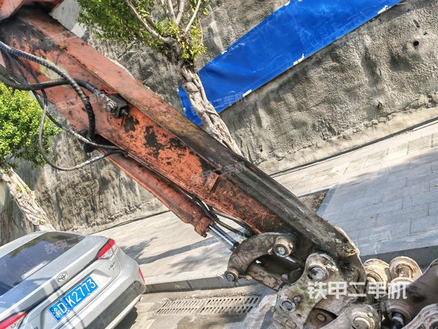 铲斗右后整体（工作和回转装置）