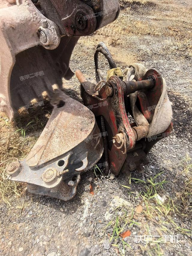 鏟斗右后整體（工作和回轉(zhuǎn)裝置）