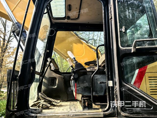 座椅后部（驾驶室部分）