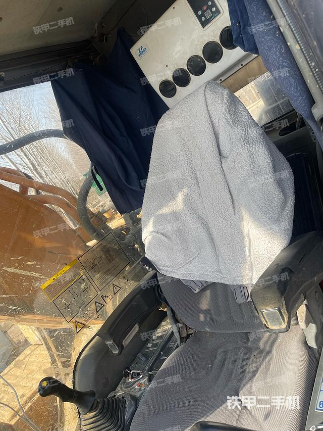 駕駛室整體（整機外觀）