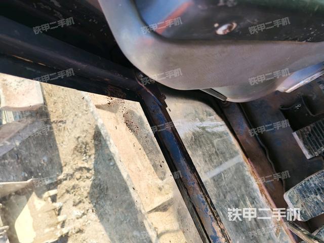 右侧玻璃角标（驾驶室部分）