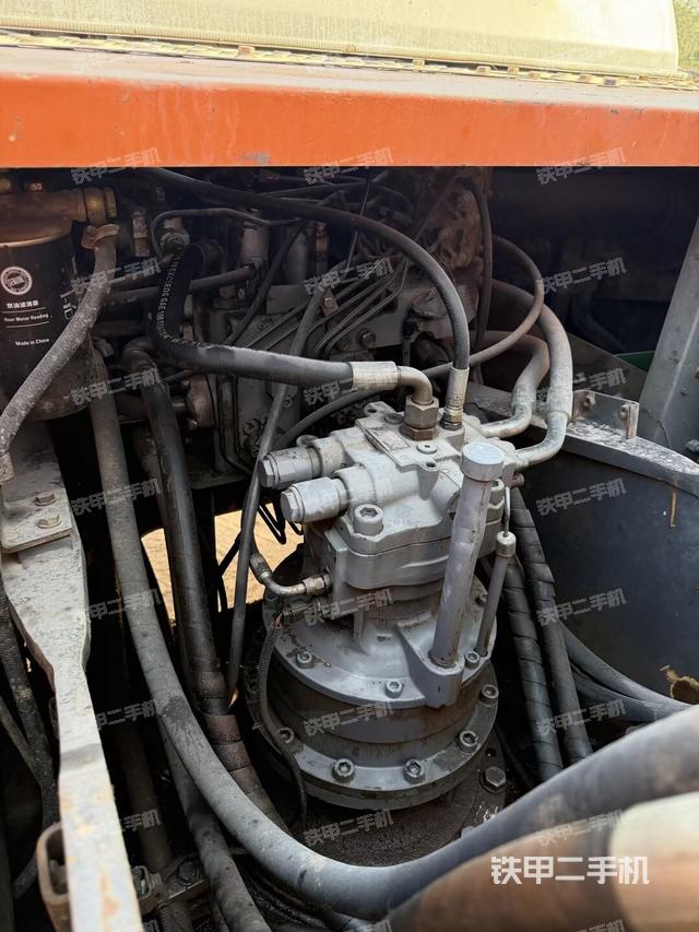 回轉(zhuǎn)馬達(dá)（上車部件）