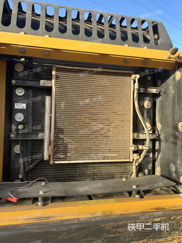 散熱器正面（大件艙室）