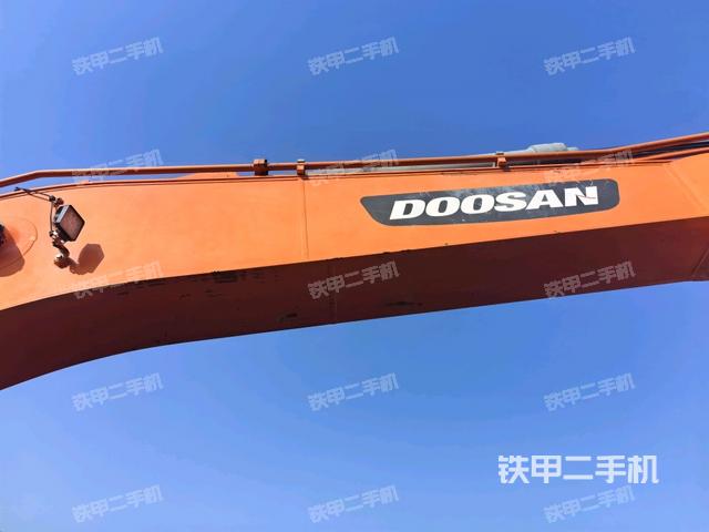 大臂油缸整體?豎拍（工作和回轉(zhuǎn)裝置）