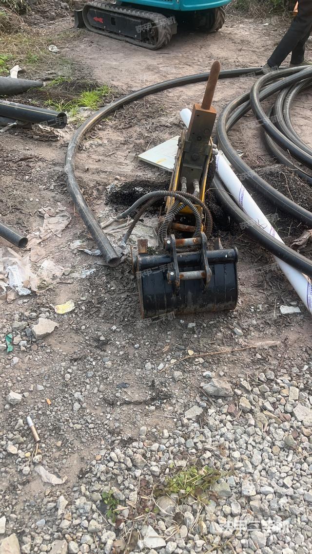 單側履帶整體（整機外觀）