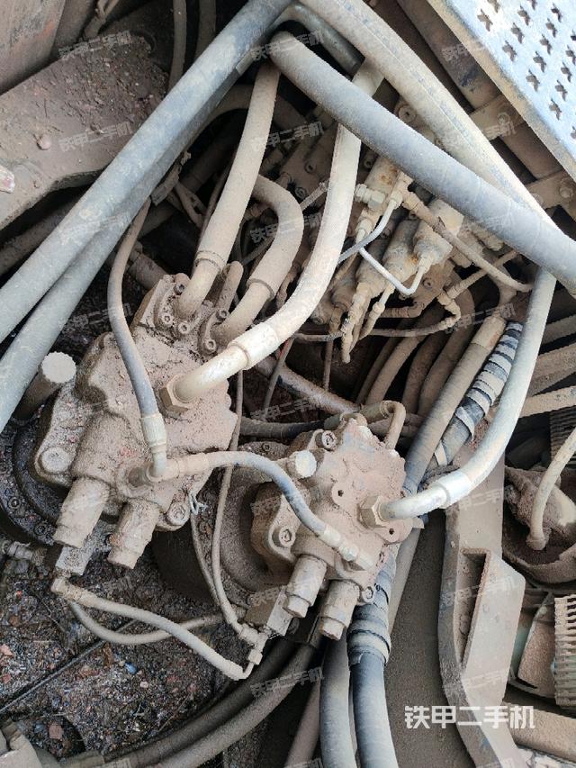 回轉(zhuǎn)馬達(dá)（上車部件）