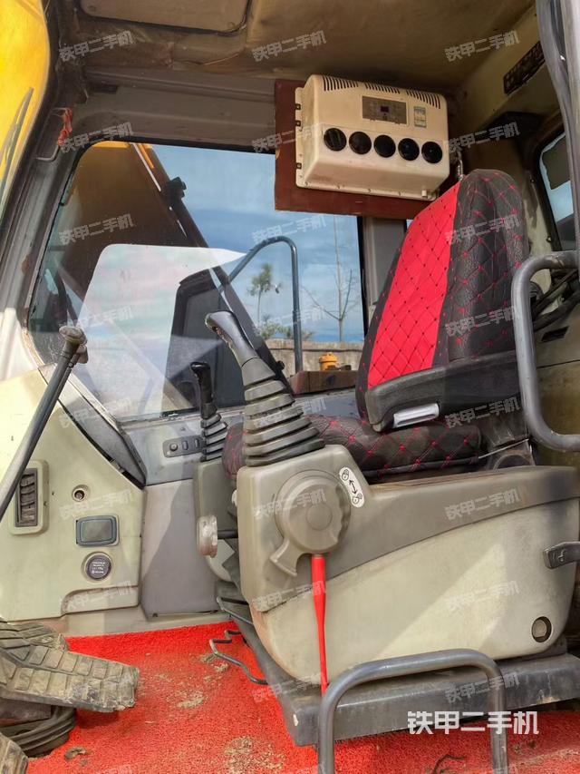 驾驶室整体（整机外观）