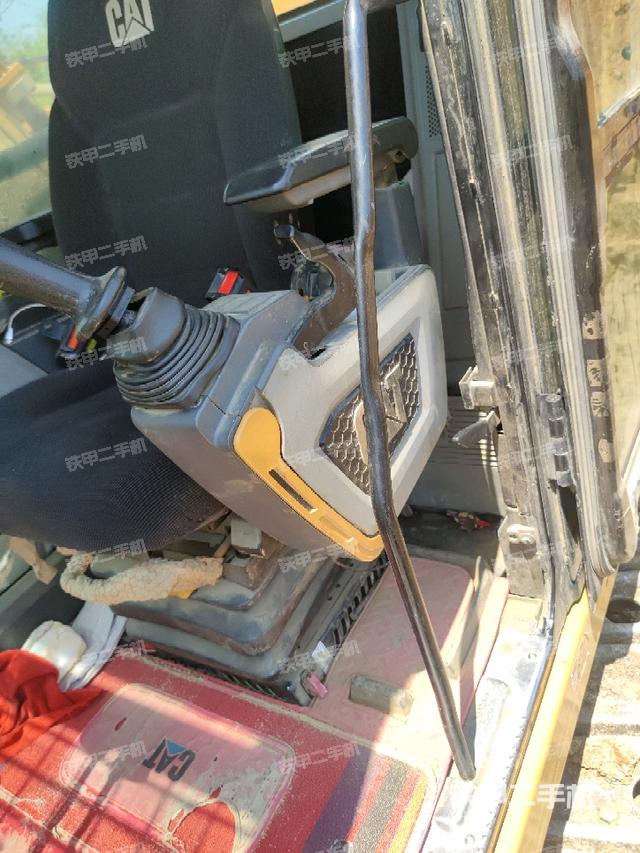 座椅左側控制臺/音響/含左手柄（駕駛室部分）