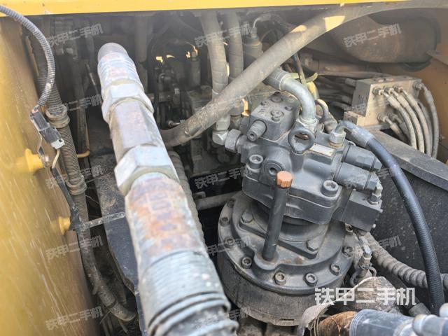 發(fā)動(dòng)機(jī)室（上車部件）