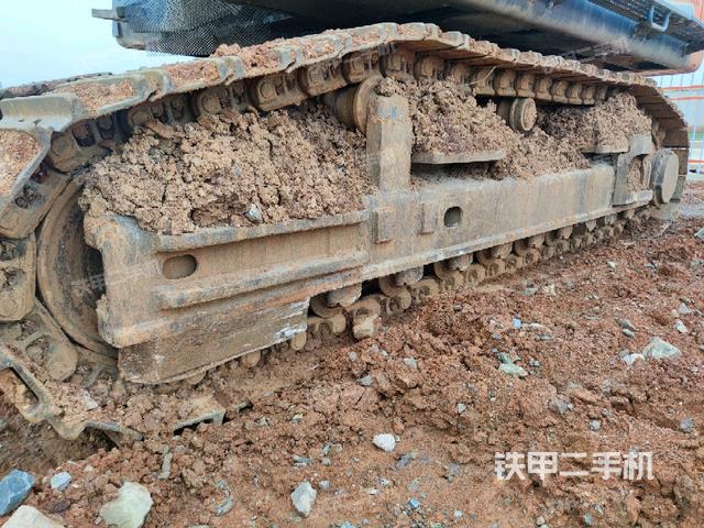 左側(cè)履帶整體?（行走機(jī)構(gòu)）