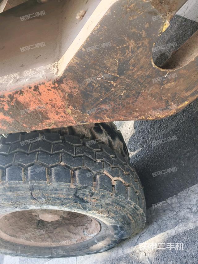 右驱动轮（行走机构）