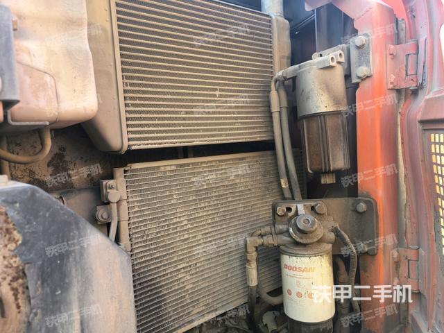 散熱器正面（大件艙室）