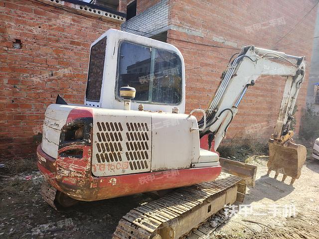 駕駛室整體（整機外觀）