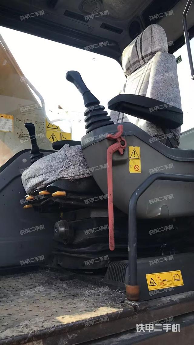 駕駛室整體（整機(jī)外觀）