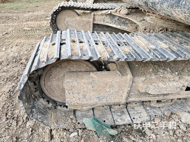 單側(cè)履帶整體（整機(jī)外觀）