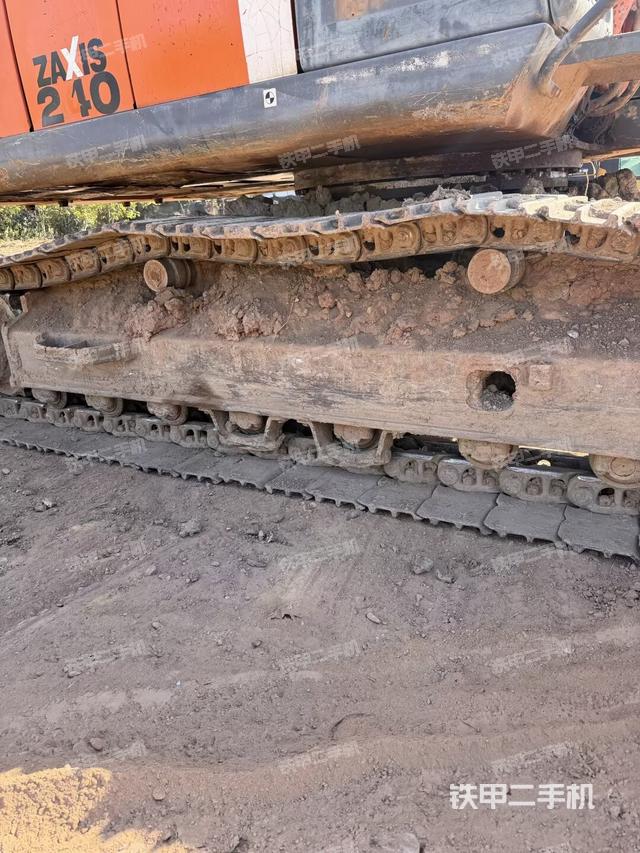 左導(dǎo)向輪（行走機(jī)構(gòu)）