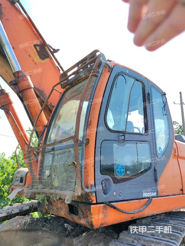 駕駛室左前45度（駕駛室部分）