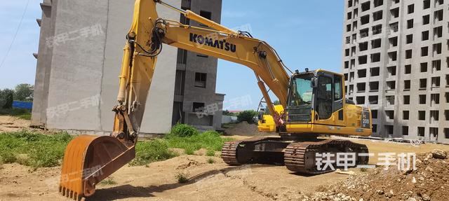 小松PC200LC-8M0挖掘机