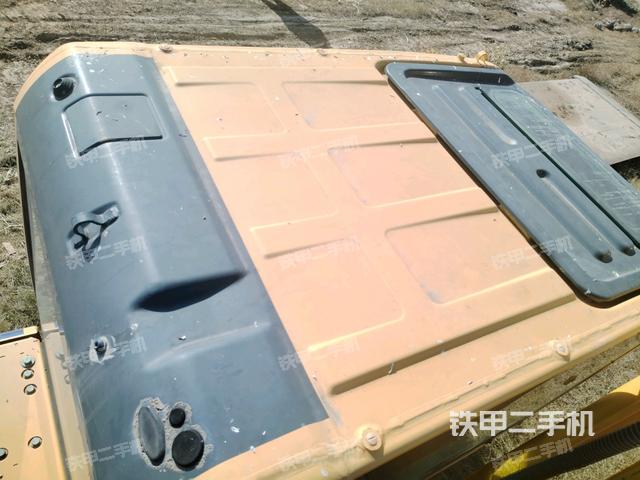 駕駛室頂部（整機外觀）