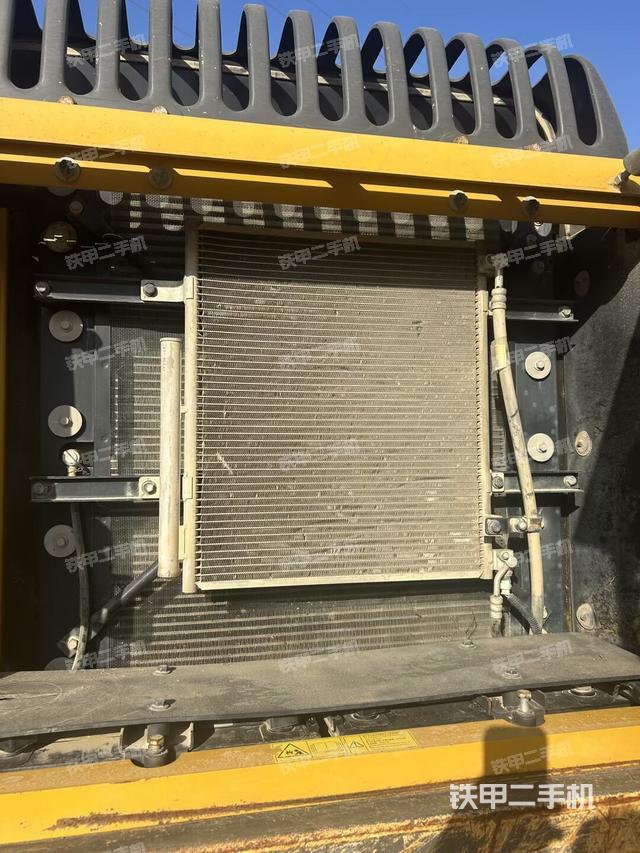 散熱器正面（大件艙室）