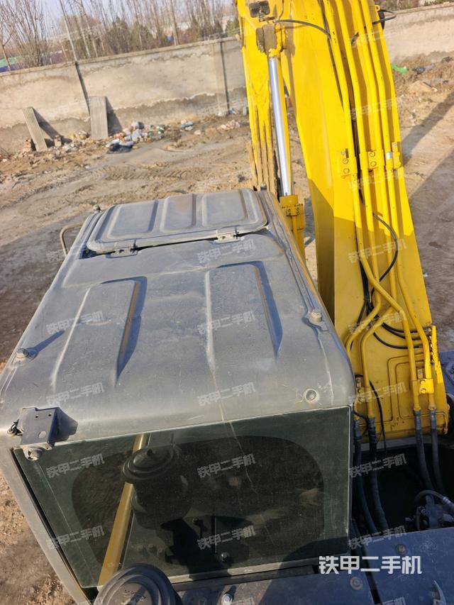 駕駛室頂部（整機(jī)外觀）