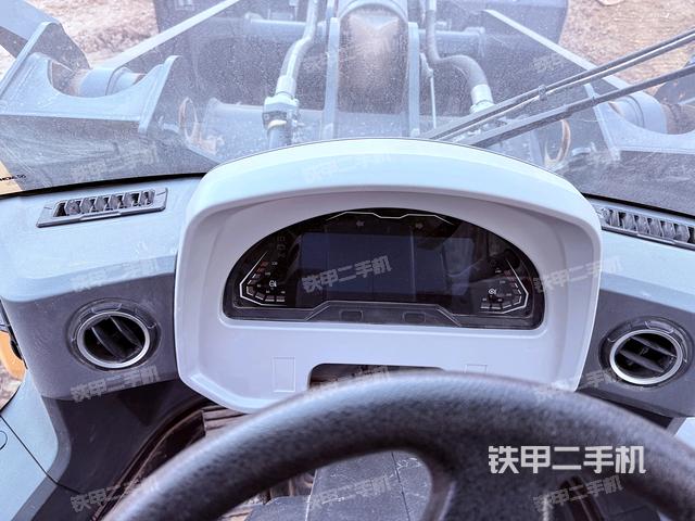 駕駛室操作臺(tái)（整機(jī)外觀及大件）