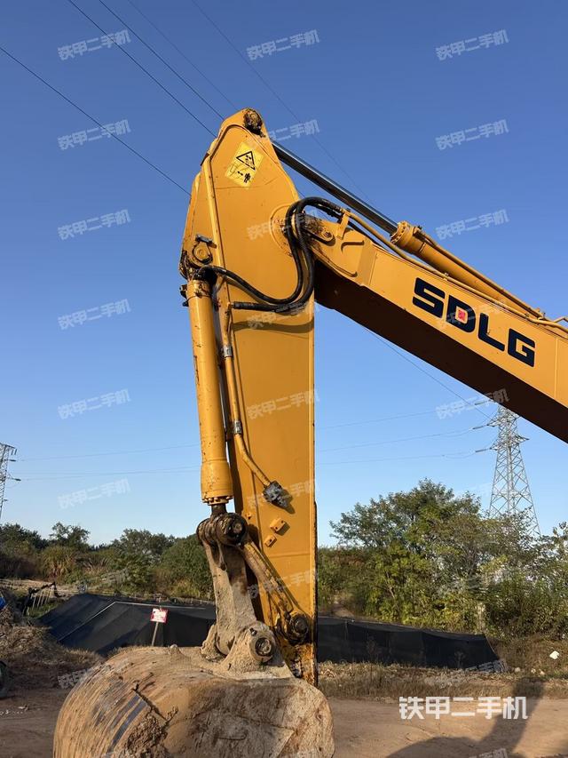 小臂整體左后（工作和回轉(zhuǎn)裝置）