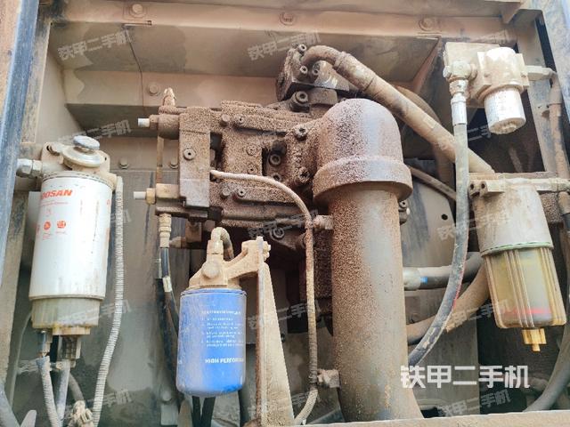 液壓泵斜45?左（大件艙室）