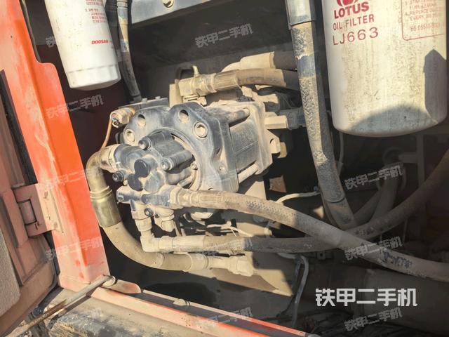 液壓泵斜45?左（大件艙室）