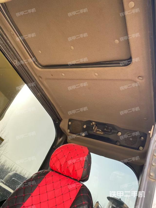 驾驶室顶部（整机外观）