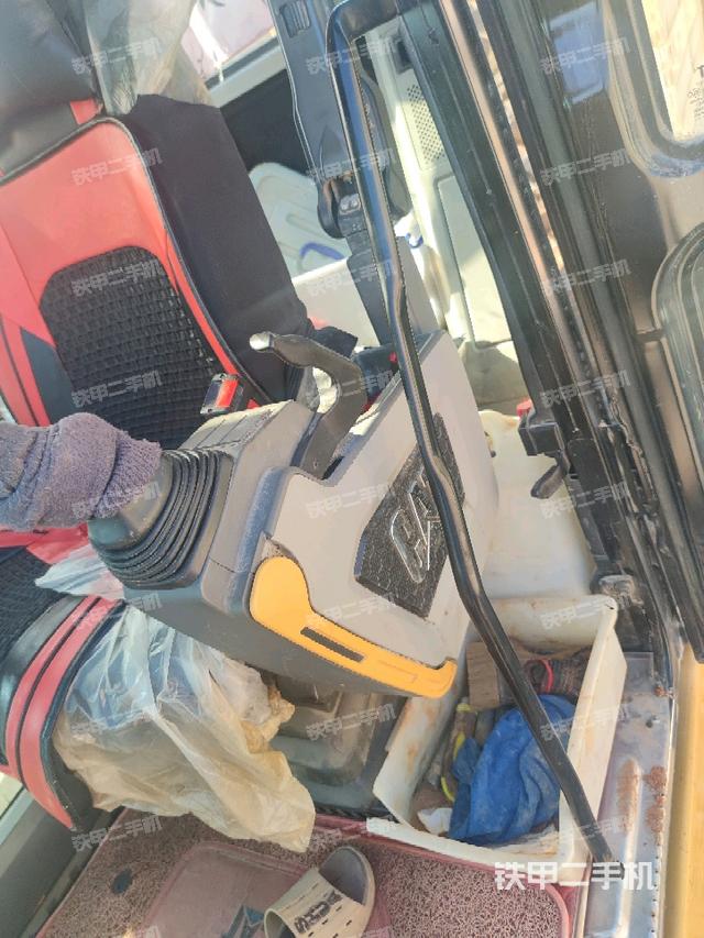 座椅左側(cè)控制臺/音響/含左手柄（駕駛室部分）