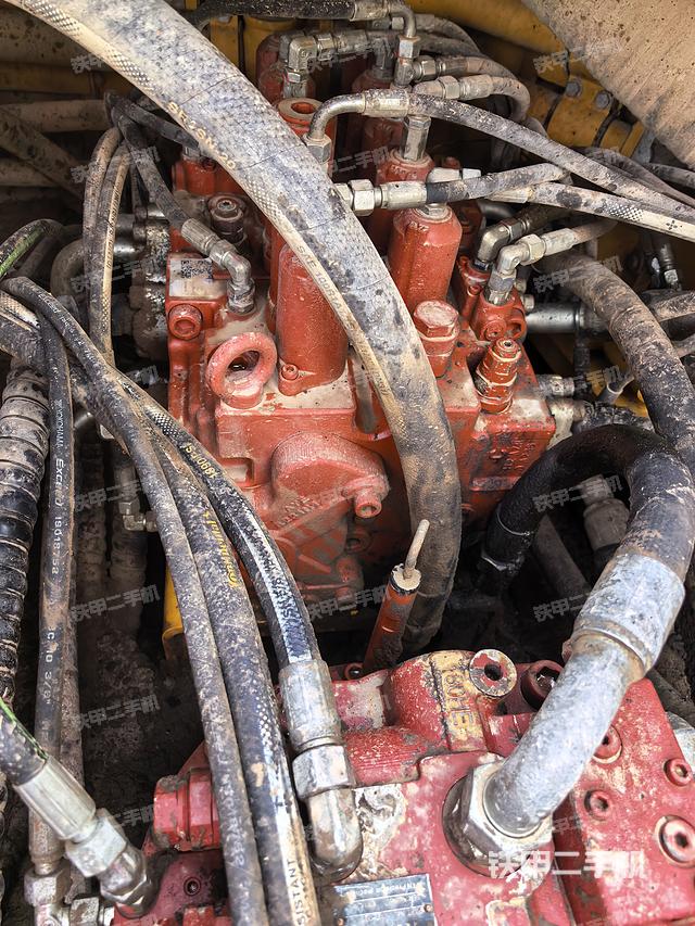 駕駛室頂部（整機(jī)外觀）