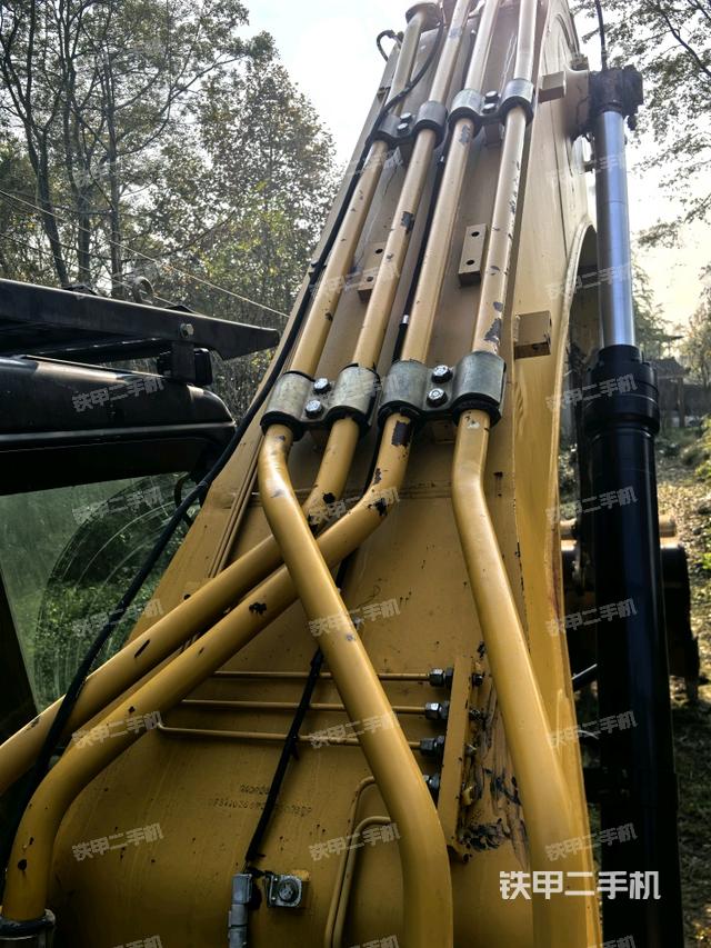 大臂背部俯视（工作和回转装置）