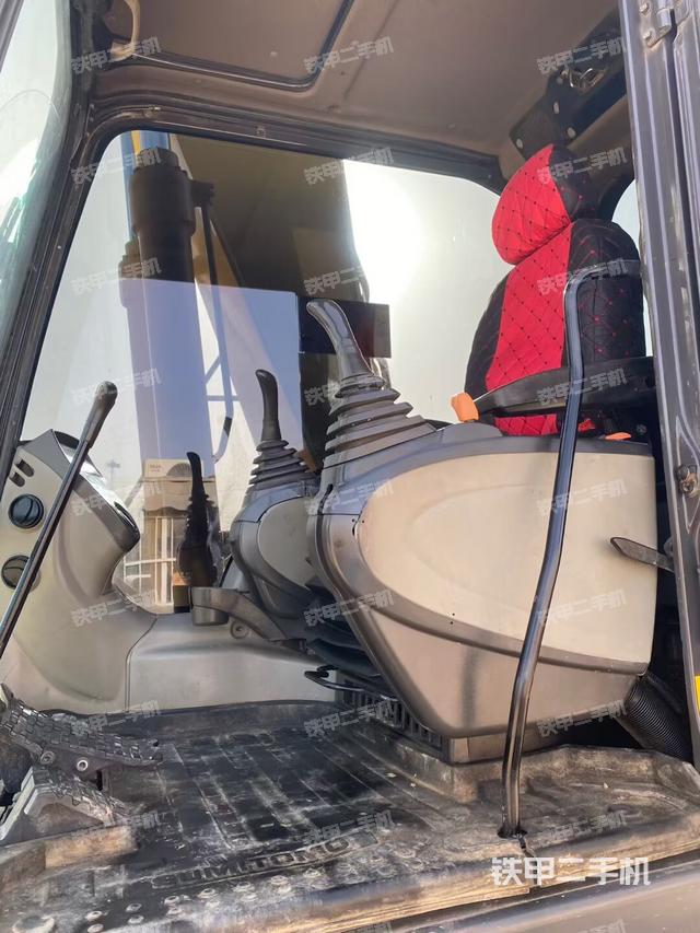 驾驶室整体（整机外观）