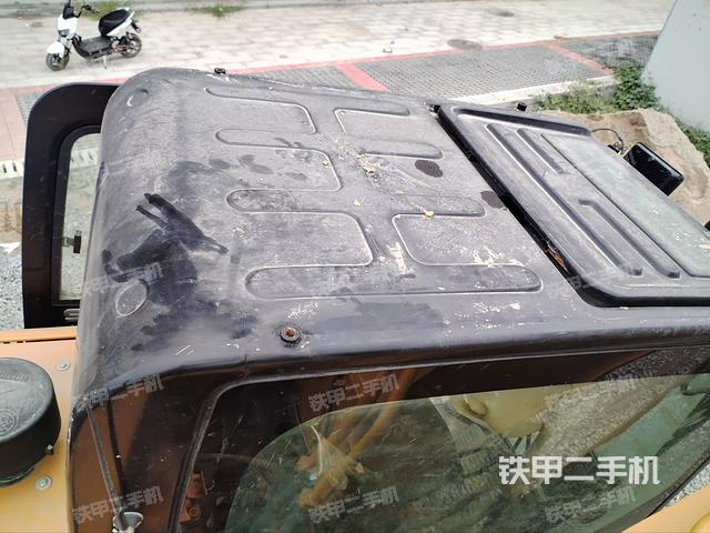 駕駛室頂部（整機(jī)外觀）