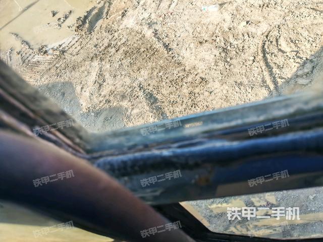 座椅左侧控制台/音响/含左手柄（驾驶室部分）