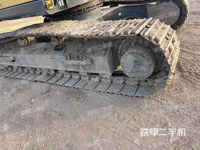 左側(cè)履帶整體?（行走機(jī)構(gòu)）