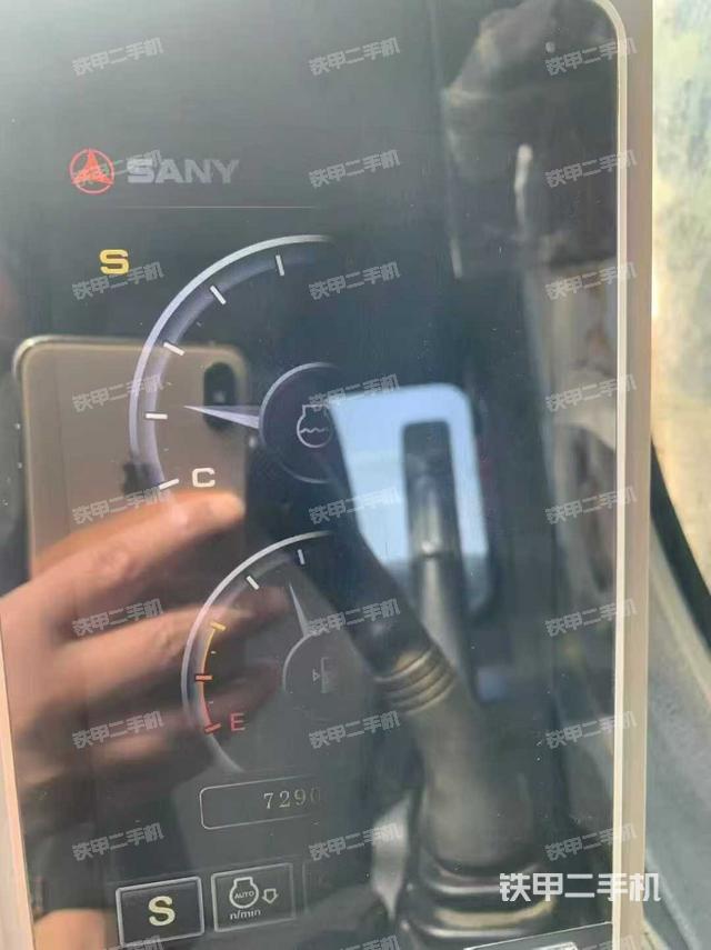 駕駛室整體（整機外觀）