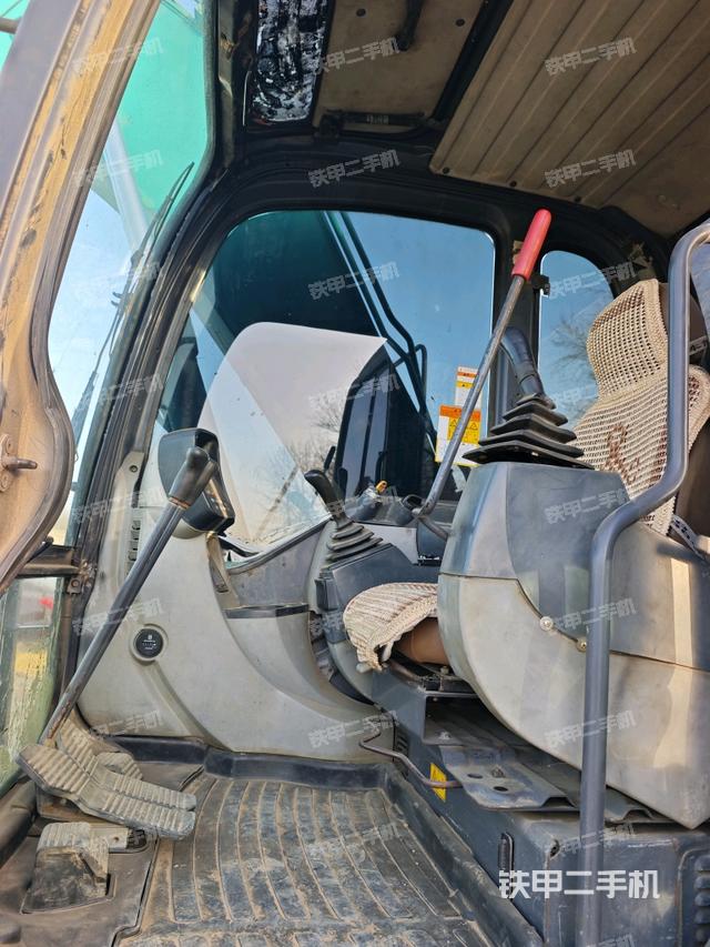 駕駛室整體（整機(jī)外觀）