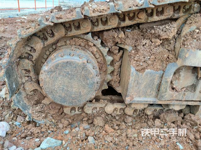 右驅(qū)動(dòng)輪（行走機(jī)構(gòu)）